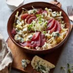 Witlofsalade met stoofpeer en blauwe kaas