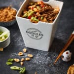 Pittige noedels met kip