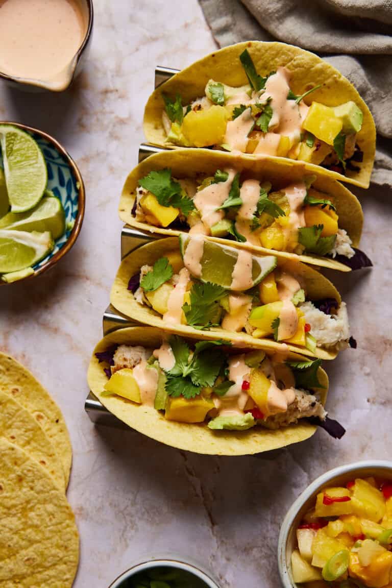 vistaco's met avocado en mangosalsa