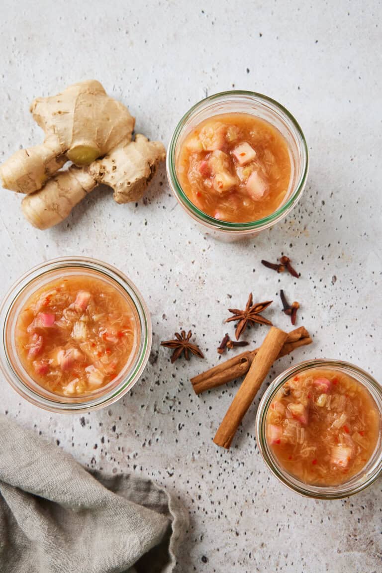 Pittige rabarber chutney