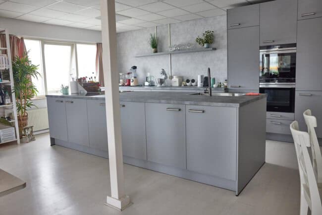 Kookeiland in de studio