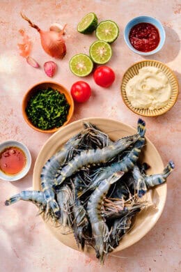 Ingredienten voor de gegrilde garnalen