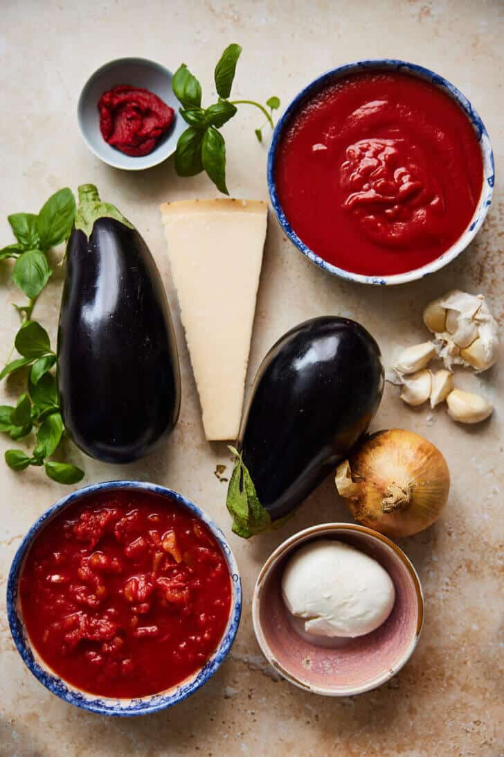 Ingredienten voor aubergine parmigiana