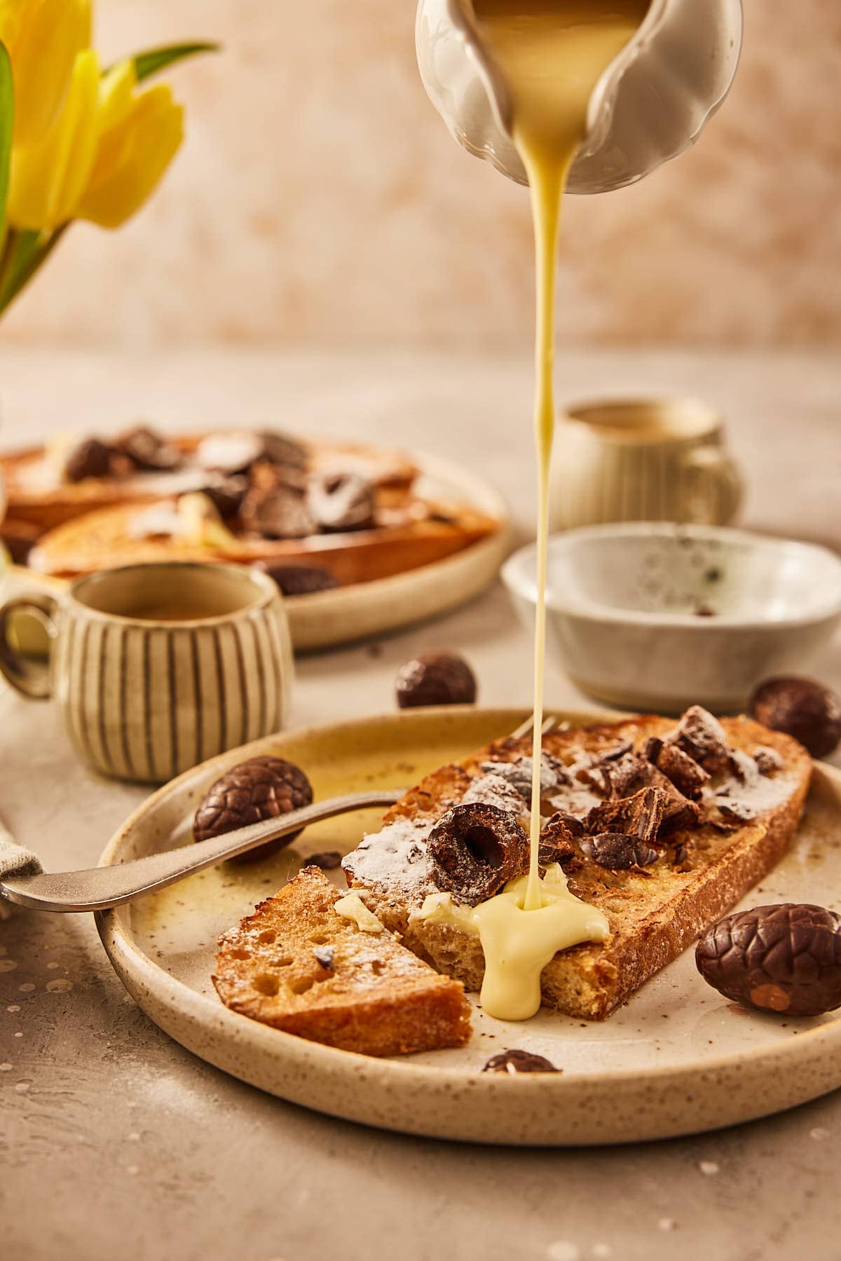 wentelteefjes met vanille saus en paaseieren