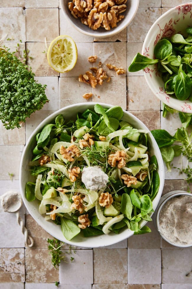 Komkommersalade met venkel en walnoten