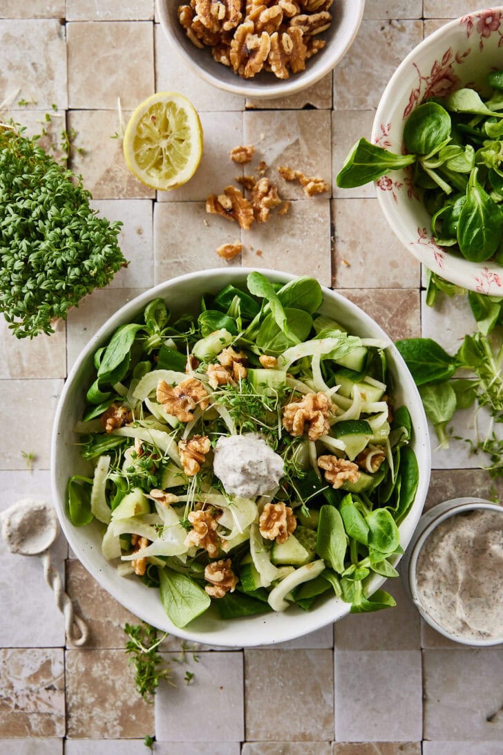 Komkommersalade met venkel en walnoten