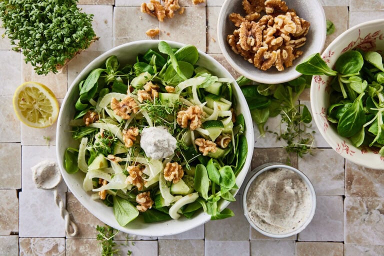 Komkommersalade met venkel en walnoten